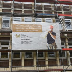 Plakatquadrat Aussenwerbung Plakatwerbung Werbeplakat Werbetafel Leuchtreklame 3